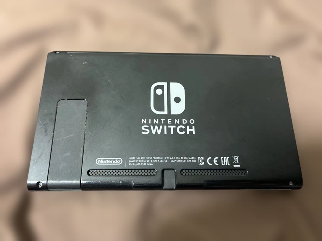 Nintendo Switch 本体 + Joy-Con コントローラー