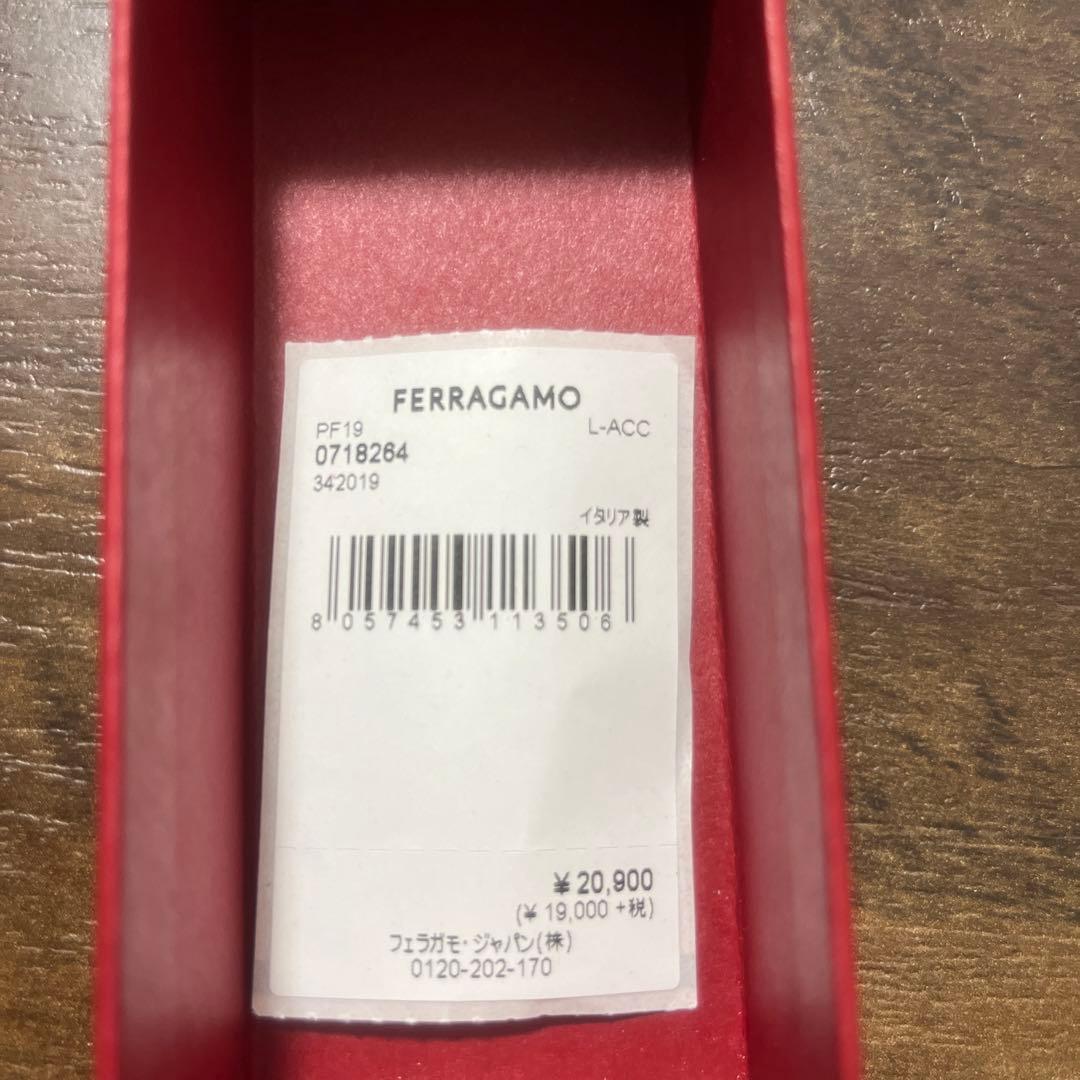 値下げ交渉可！新品SalvatoreFerragamoパープルリボン