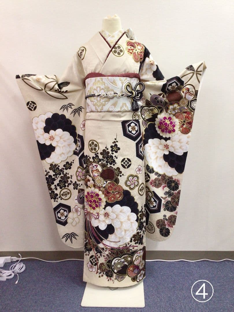 【157~170センチぐらいの方が適応サイズ】振袖フルセット　玉城ティナ　紅一点