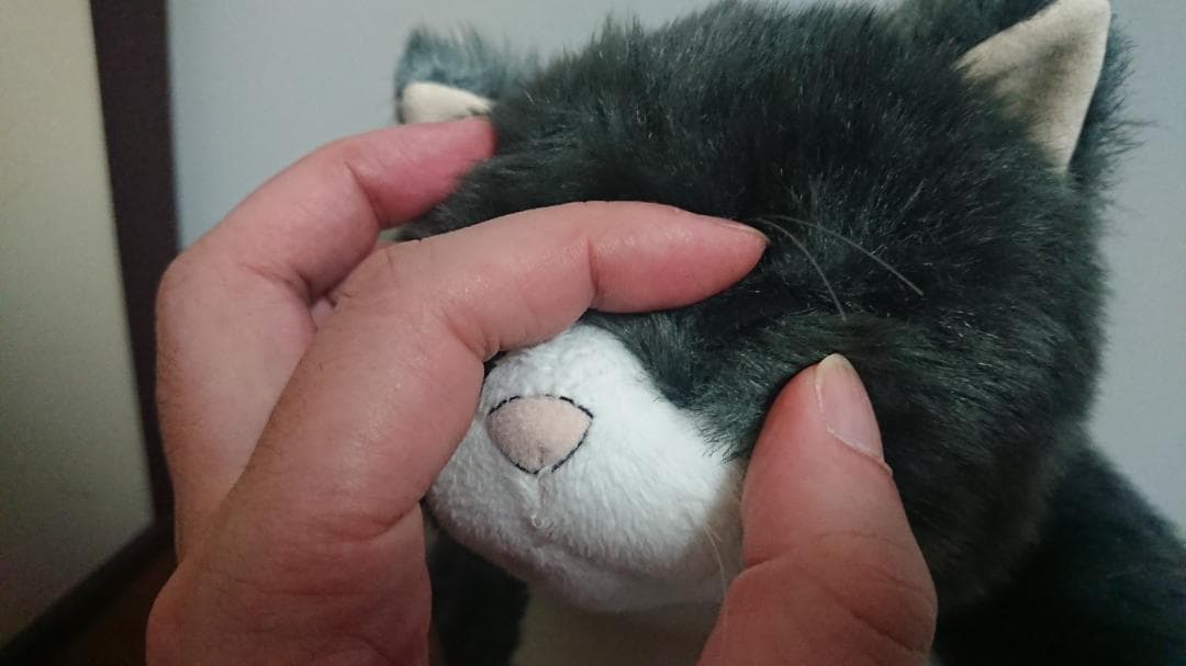 カドリーcuddly　猫型ぬいぐるみ グレーとホワイト