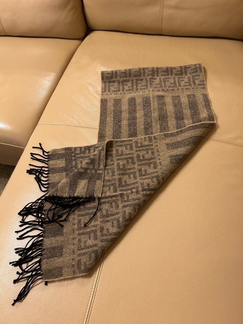 ＯＴＯＧＯＲＯ さん専用 FENDI ウール100% FF柄マフラー