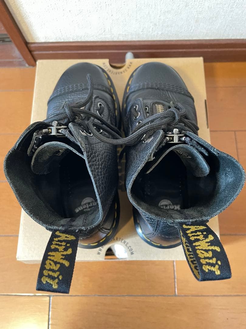 靴 Dr. Martens Sinclair