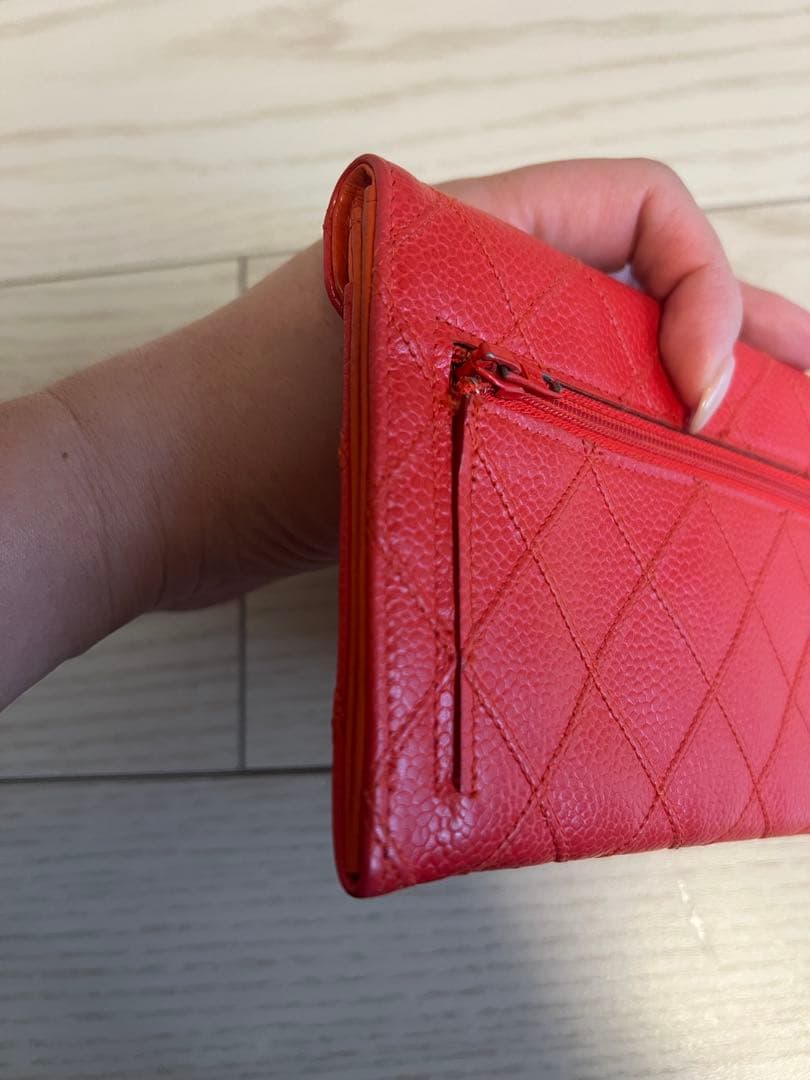 CHANEL 赤 二つ折り財布