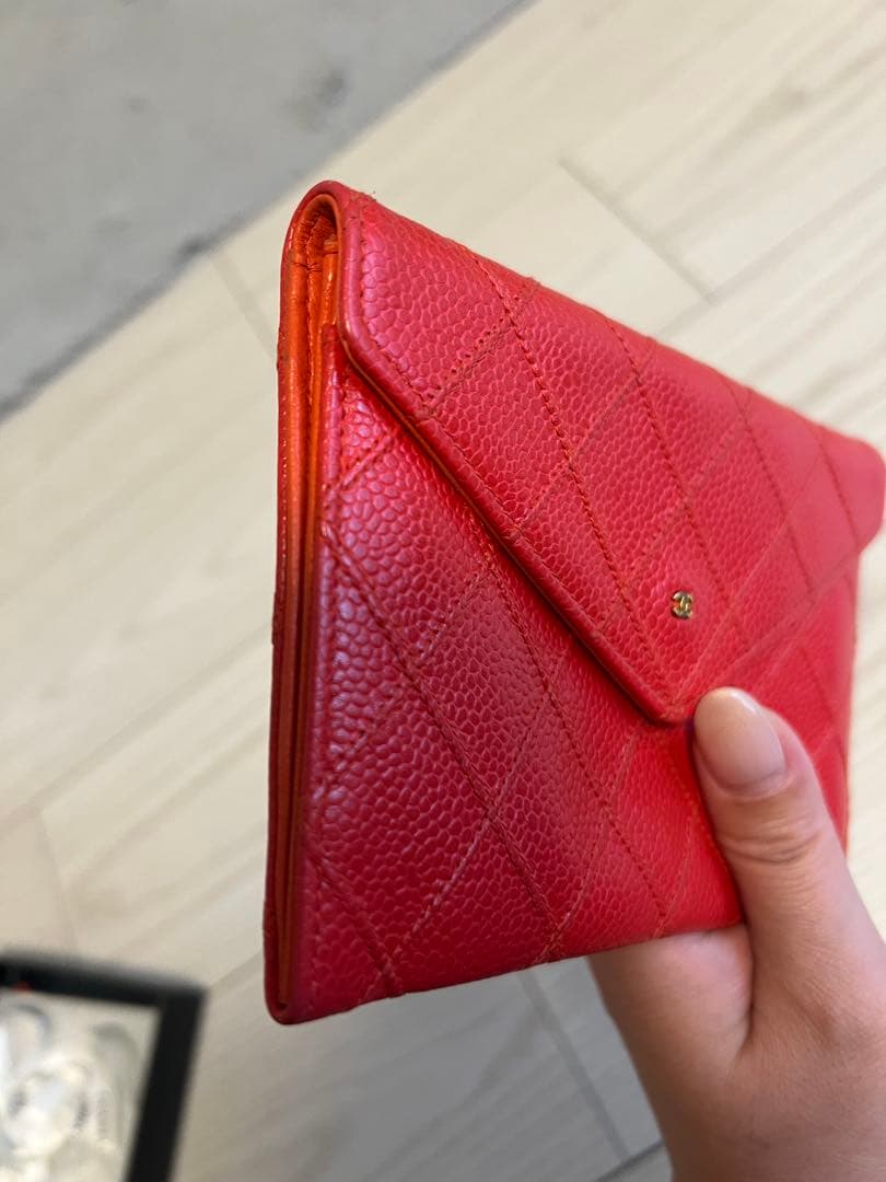 CHANEL 赤 二つ折り財布