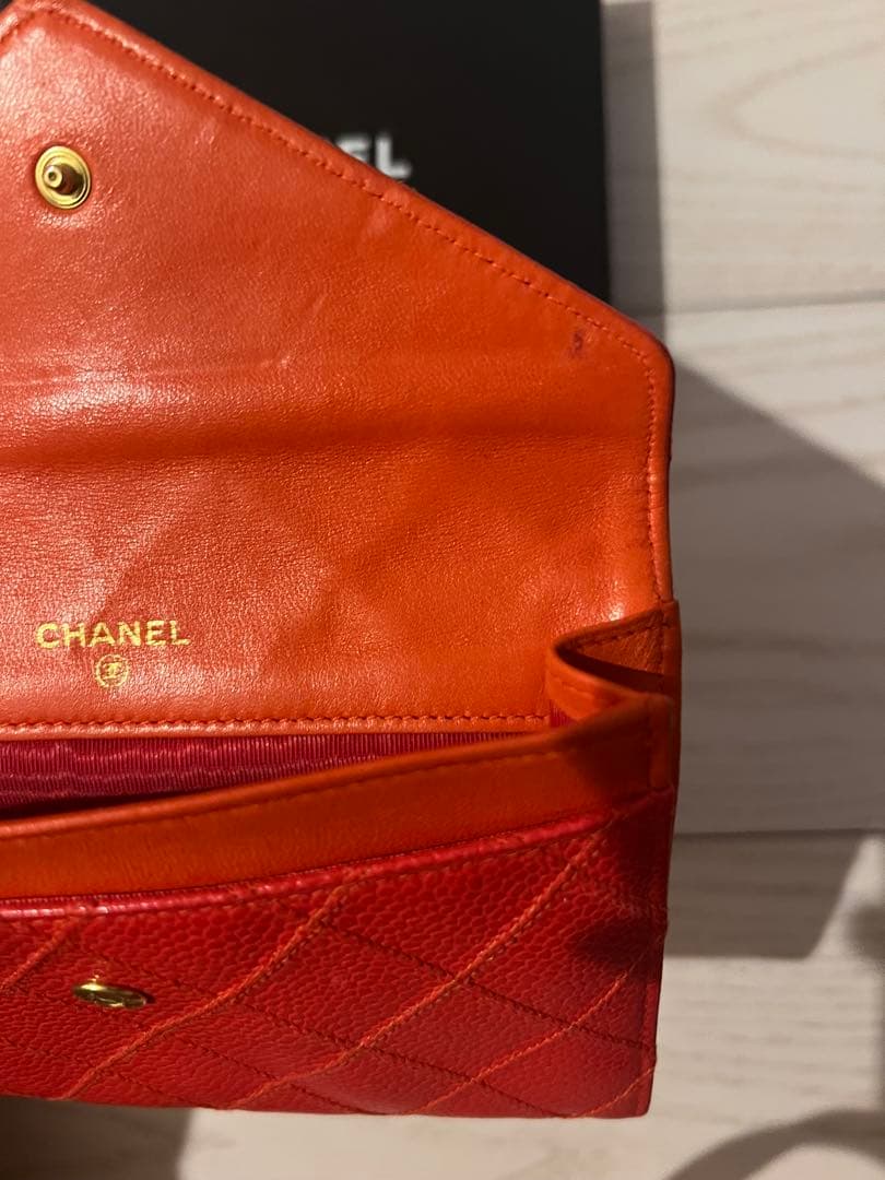 CHANEL 赤 二つ折り財布