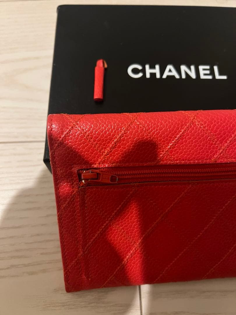 CHANEL 赤 二つ折り財布