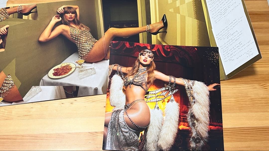 テイラー・スウィフト「The Life Of A Showgirl」+ ポスター