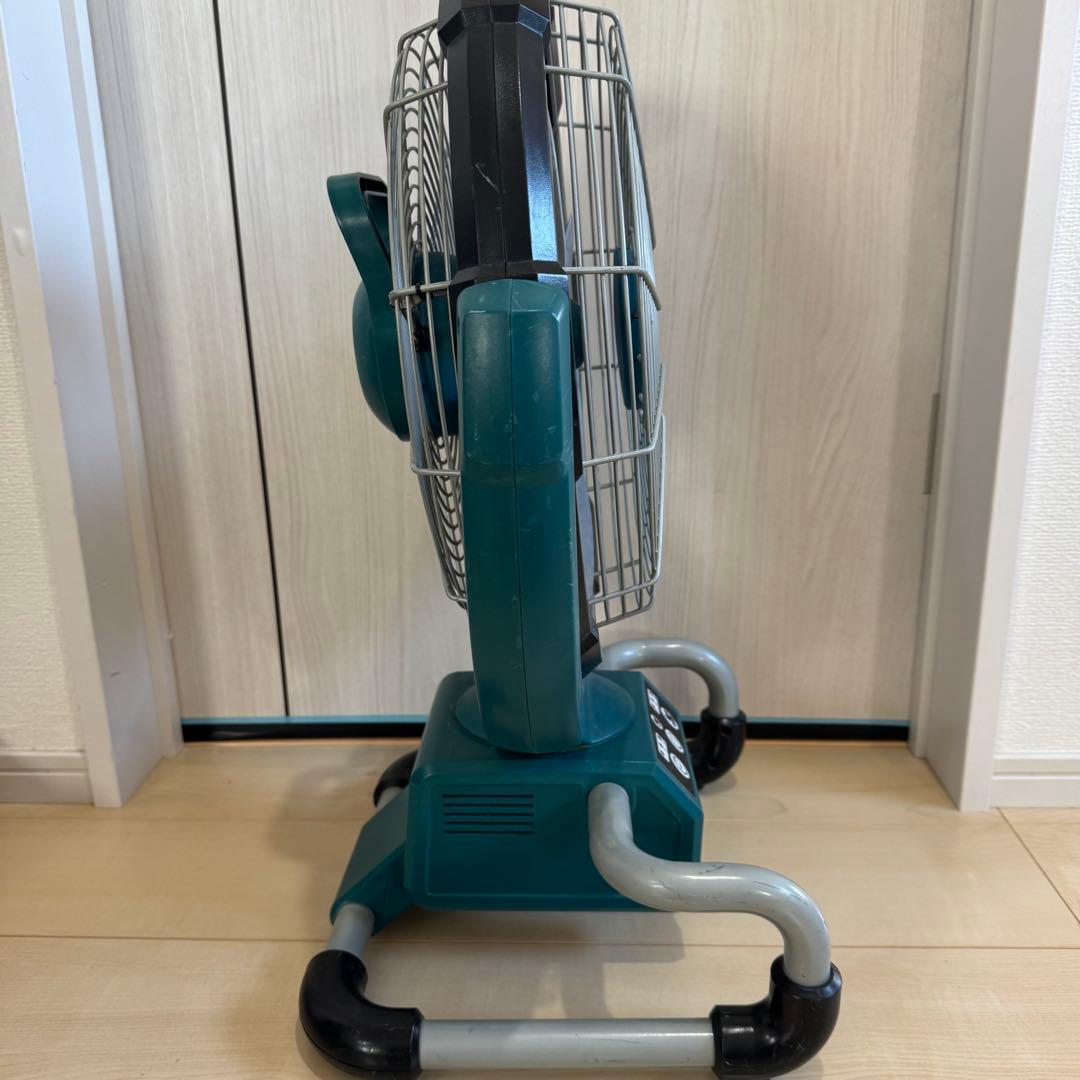 makita マキタ 扇風機 充電式産業扇 CF300D