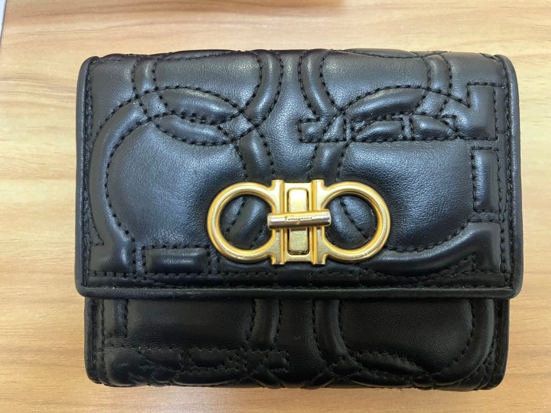 星*︎様 美品　Ferragamo フェラガモ　ミニ財布　Wガンチーニ　ガンチー