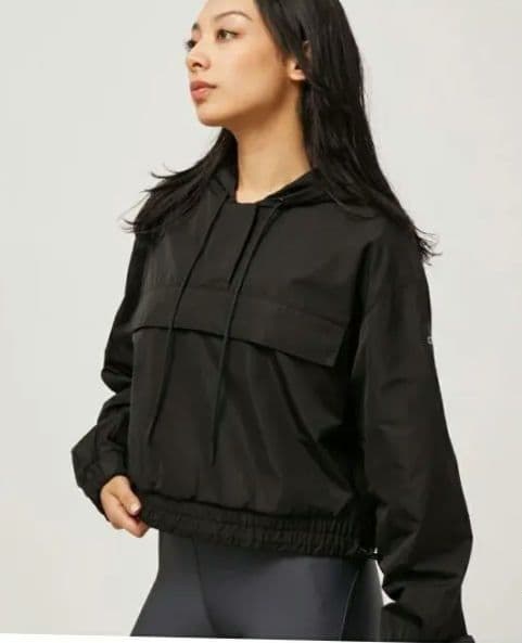 alo　yoga アロ　アロー　パーカー　トップス　クロップド丈　ナイロン　xs