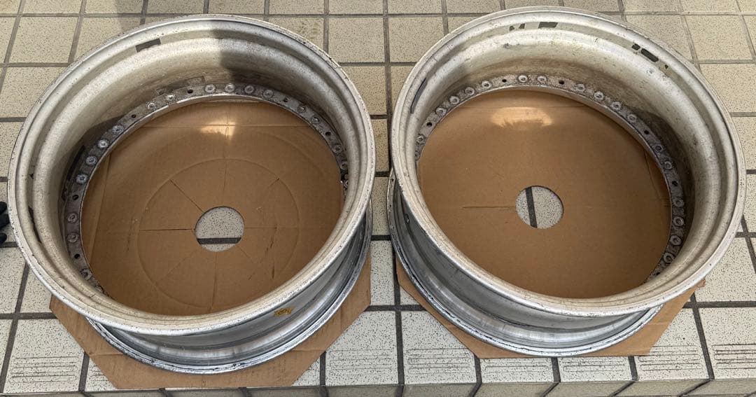 SSRヴィエナ 18インチ8j+37 2本　リバレル用
