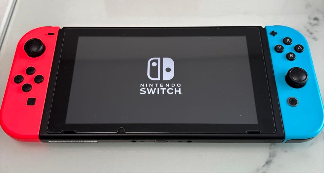任天堂 Switch一式とソフト付き
