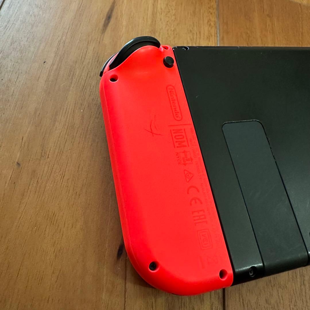 Nintendo Switch ネオンレッド/ブルー 本体 【美品】ケース付き