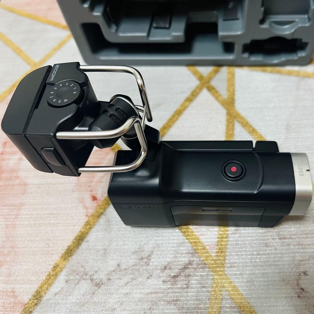 ZOOM Q8 ハンディビデオカメラレコーダー