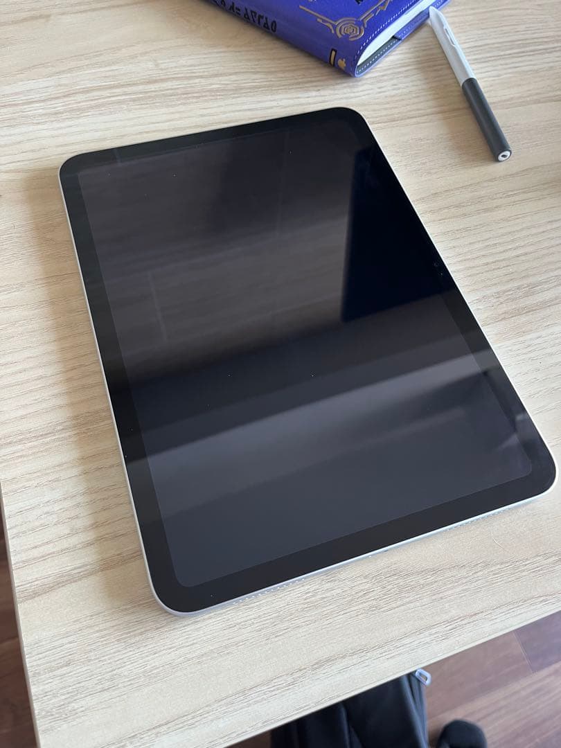 Apple iPad 10.9 インチ (10th Gen) (64GB)