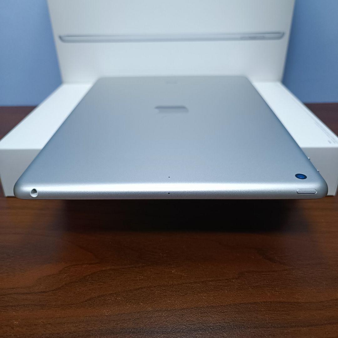 (美品) iPad 9.7 第6世代 WiFi 128GB、キーボードカバー付き