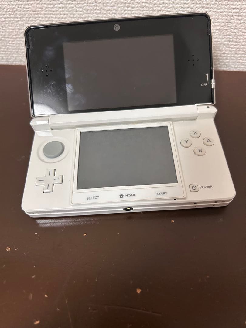 Nintendo 3DS ホワイト 本体と付属品