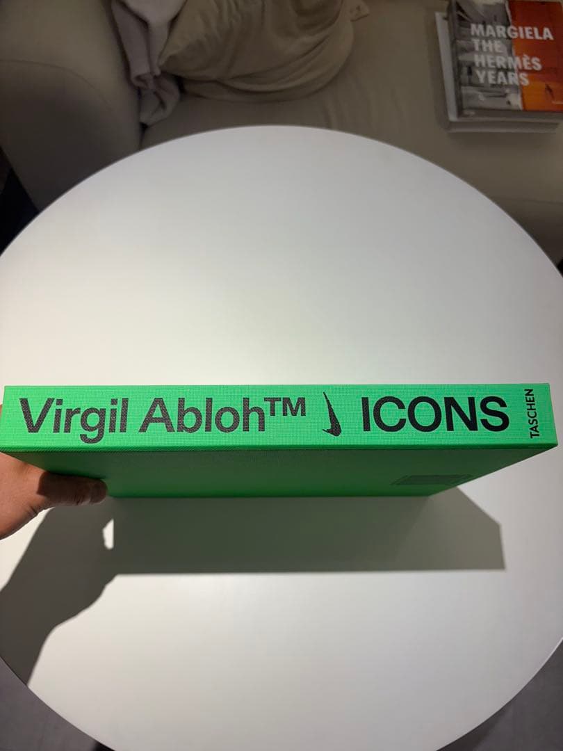アート・デザイン・音楽 Virgil Abloh. Nike ICONS
