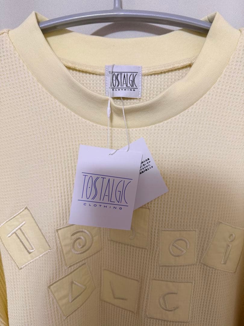 タグ付き トスタルジッククロージング Waffle logo tee イエロー