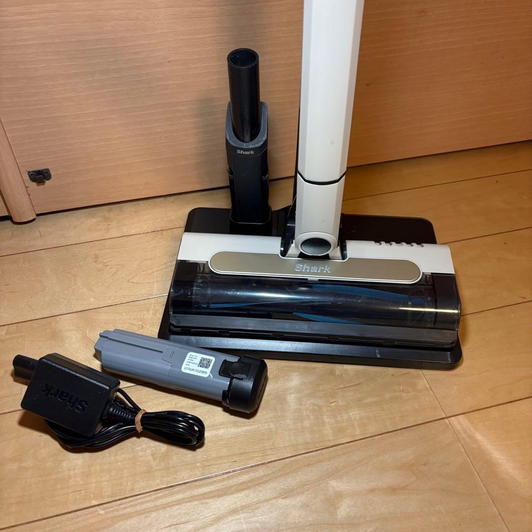美品 Shark EVOPOWER スティック クリーナー CS102JGY