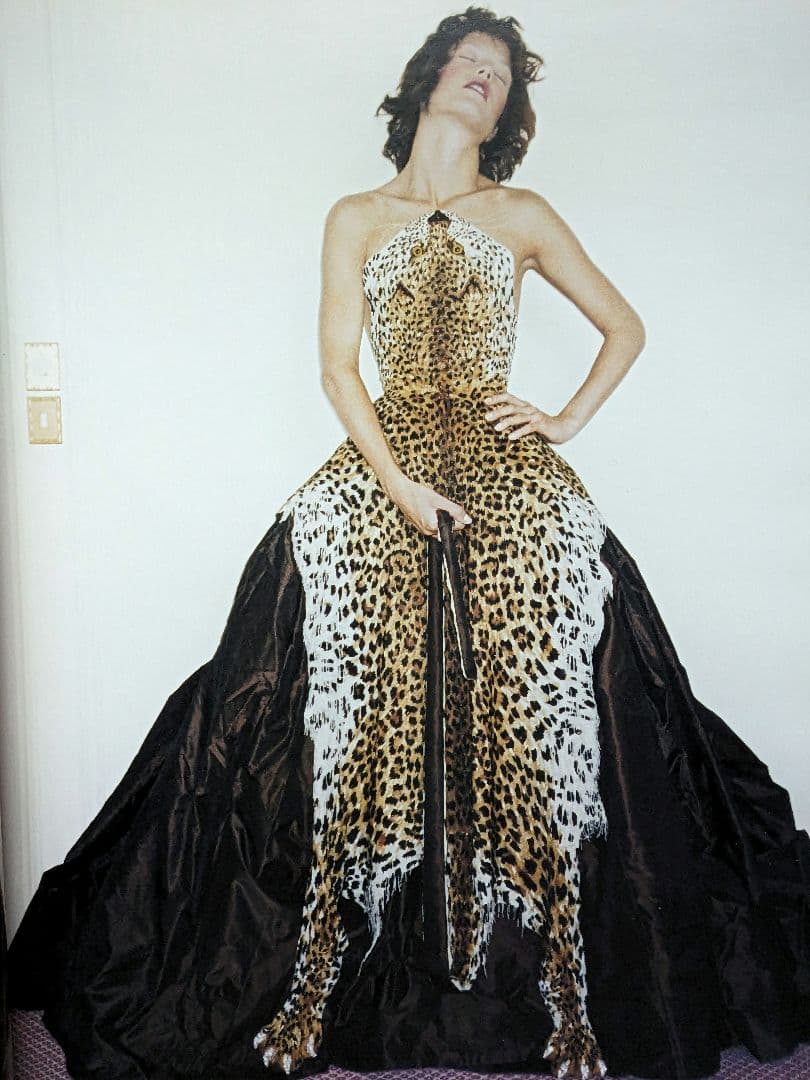 【洋書】TALKING FASHION/SARAJANE HOARE