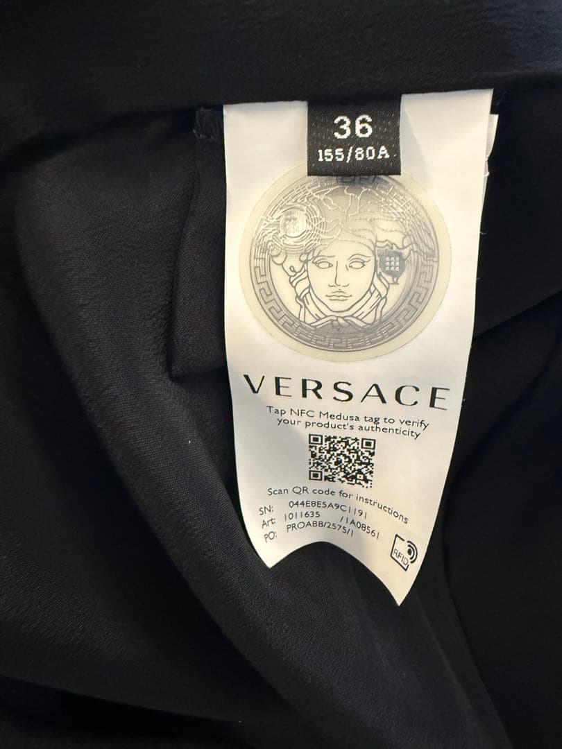Dua Lipa x Versace ノースリーブワンピース