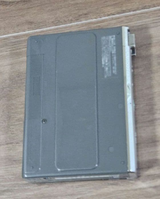 TOSHIBA 東芝　カセットプレーヤー WALKY KT-PS20