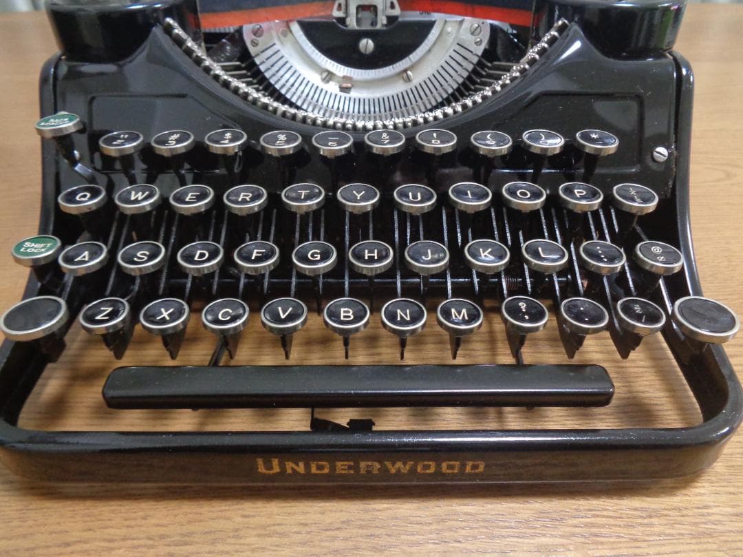 実働品　UNDERWOOD UNIVERSAL アンダーウッドタイプライター