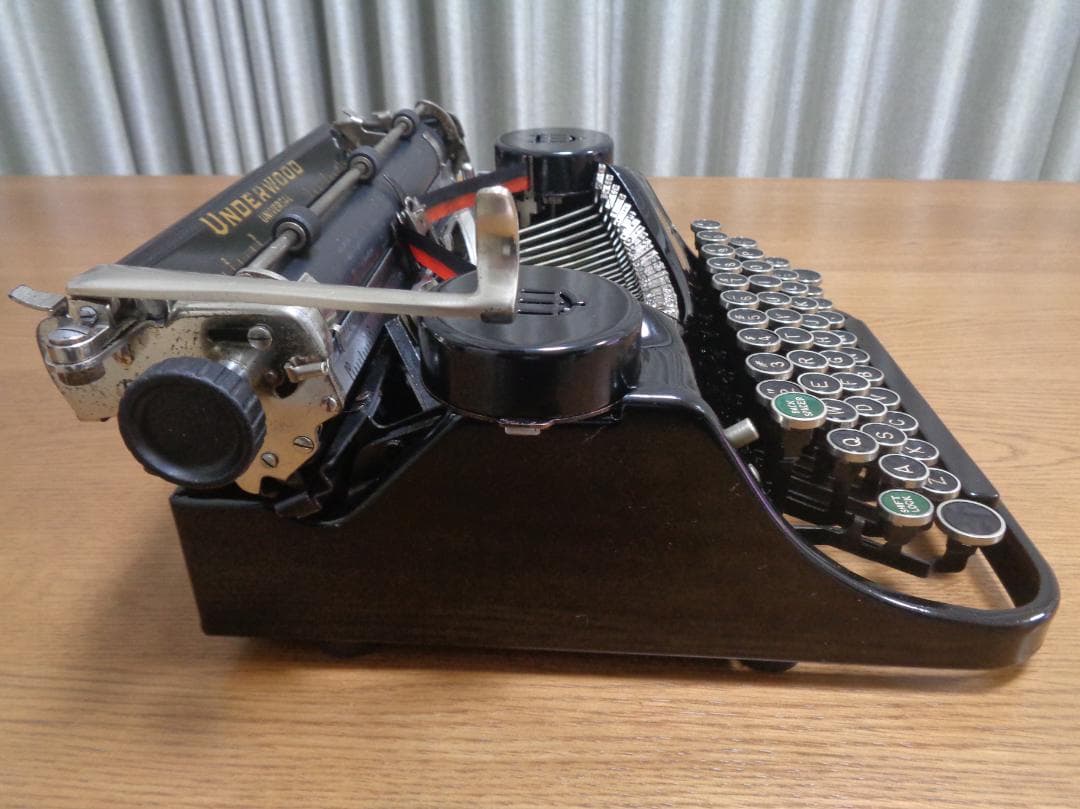 実働品　UNDERWOOD UNIVERSAL アンダーウッドタイプライター