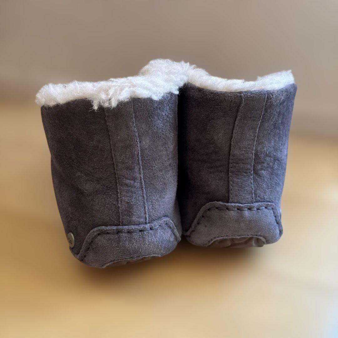 UGG アレーナ　24センチ