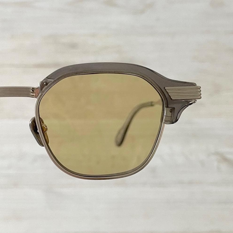 美品　kearny　　clear gray ＆ silver