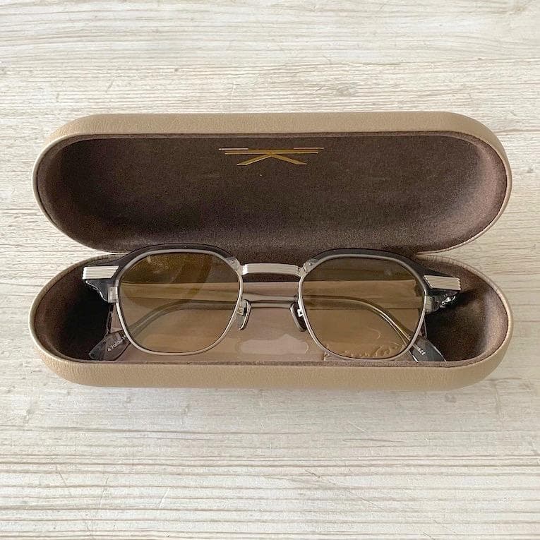 美品　kearny　　clear gray ＆ silver