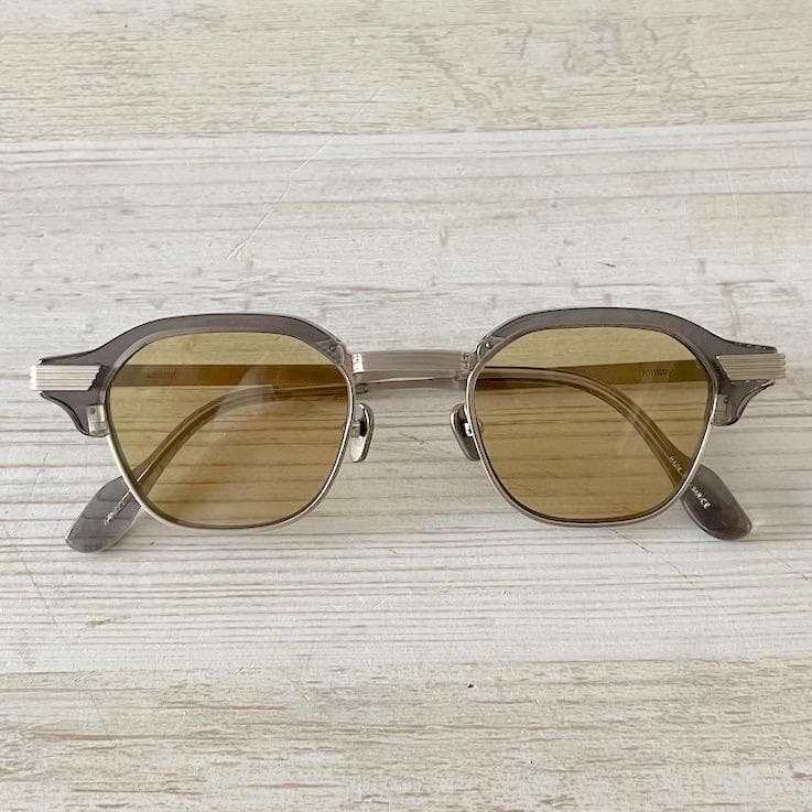 美品　kearny　　clear gray ＆ silver