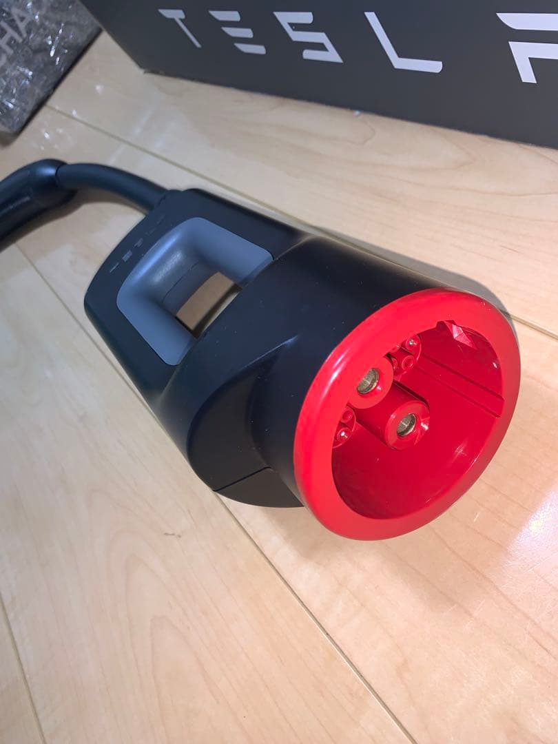 (新品同様)送料無料！テスラ チャデモ アダプター　TESLA CHADEMO