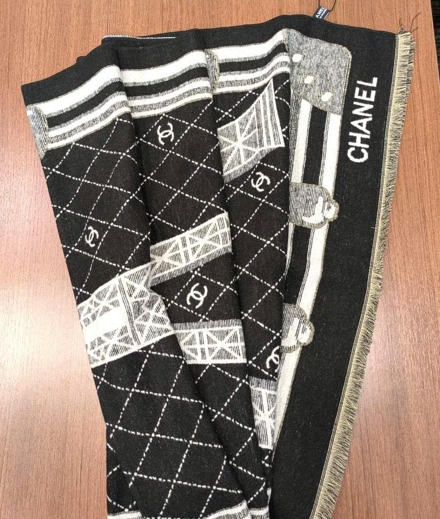 未使用　CHANEL シャネル ノベルティ ストール エッフェル塔 マフラー