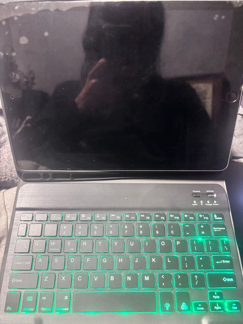 ま*は様 Apple iPad (第9世代) 64GB シルバー キーボード付き