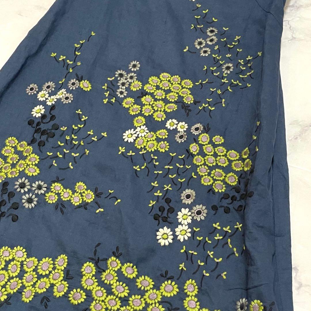 未使用 シビラ リネン混 花刺繍 ワンピース ノースリーブ M 紺系 春夏