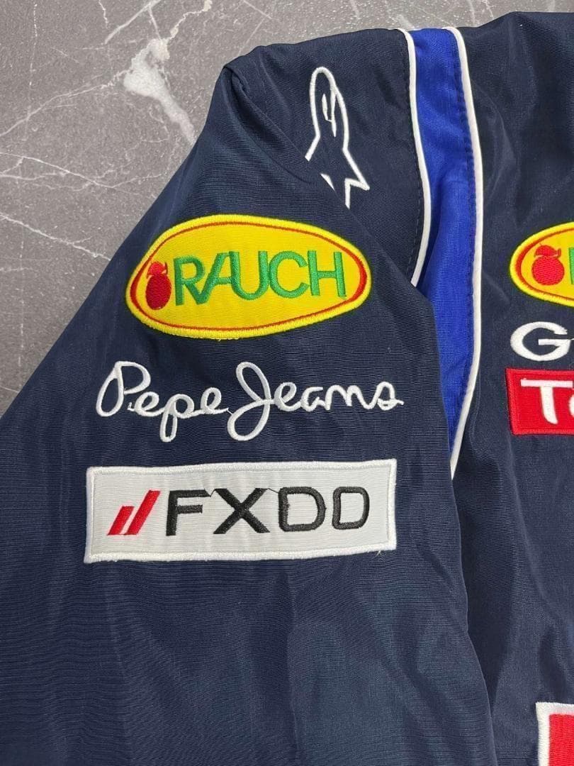 新品 RED BULL INFINITI 刺繍中綿 F1レーシングジャケットB8