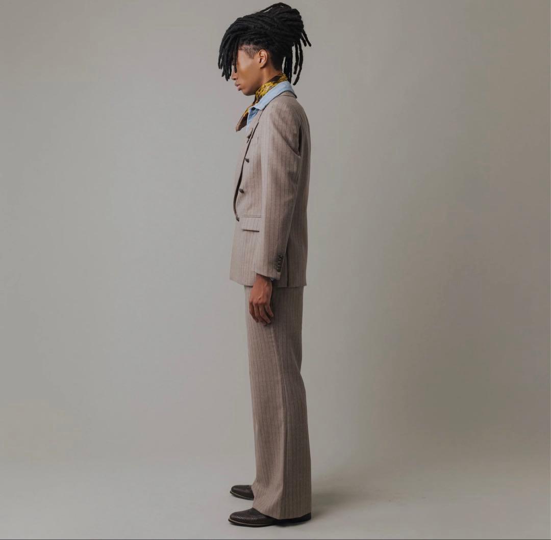 【完売品】FLARE DOUBLE-BREASTED STRIPED SUIT