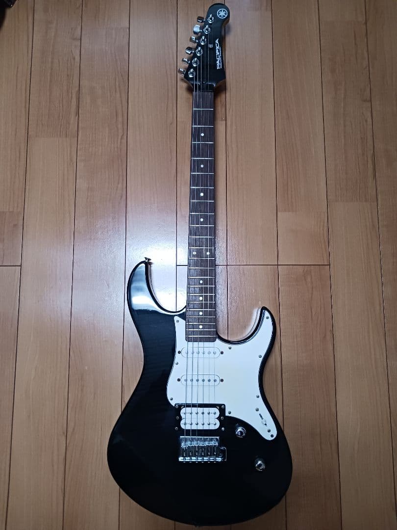 N*A様 YAMAHA PACIFICA212VFM　中古品