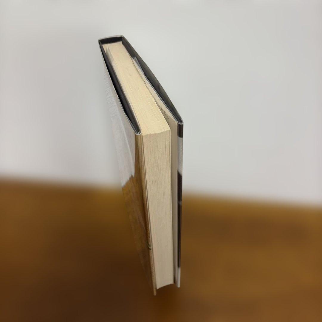 洋書 Nobody Lives For Ever SIGNED BY AUTHOR