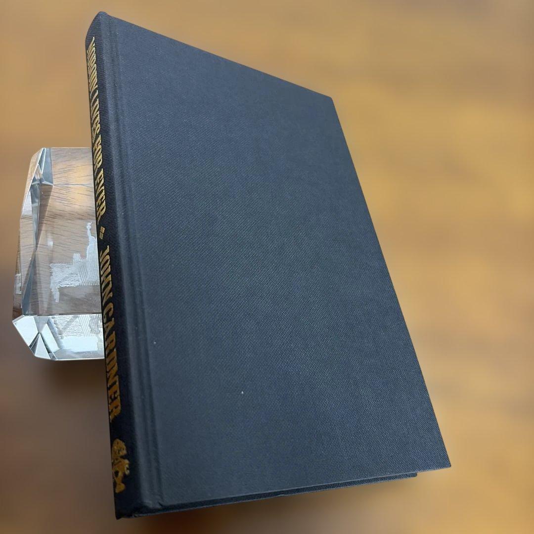 洋書 Nobody Lives For Ever SIGNED BY AUTHOR