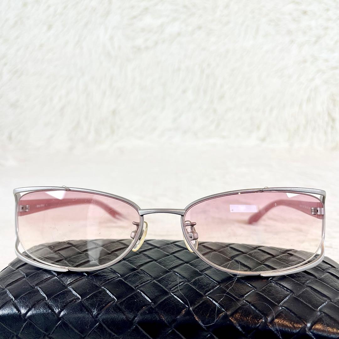 miu miu　サングラス　SMU60F　ピンクレンズ　シルバー・ピンクフレーム