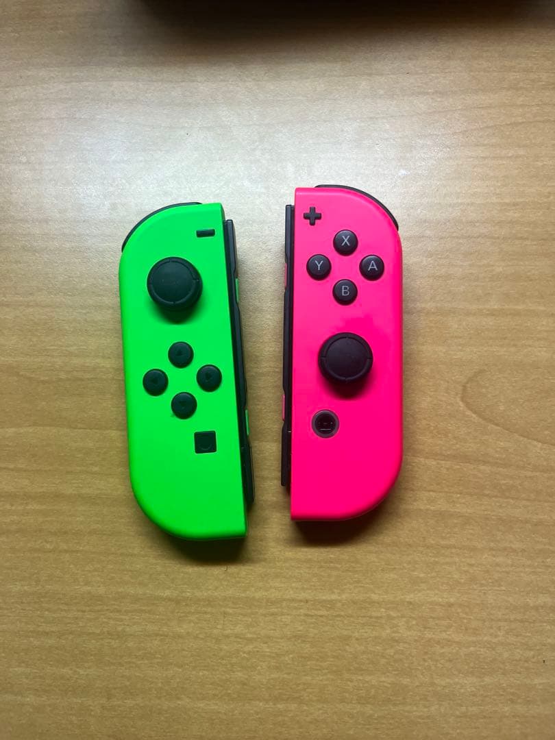 Nintendo Switch 本体 + Joy-Con グリップ