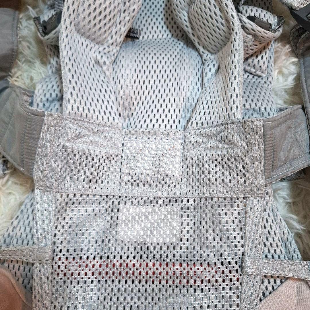 【未使用級美品】BABY BJORN ONE Kai Air メッシュ 抱っこ紐