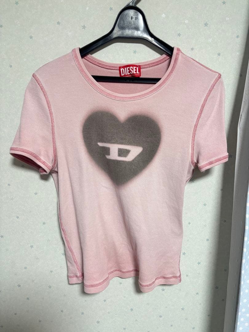 DIESEL ピンク ハートロゴ 半袖Tシャツ