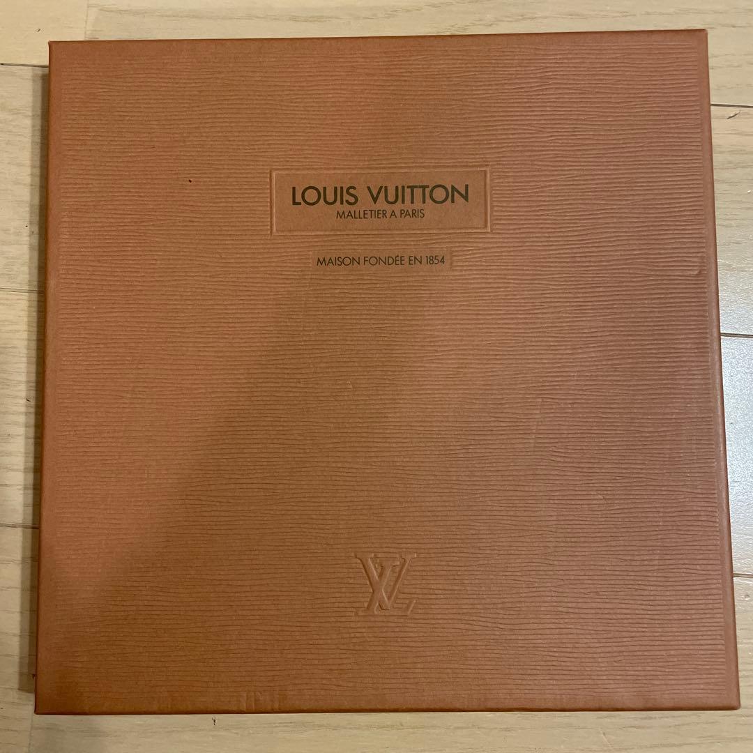 LOUIS VUITTON エシャルプ カプリ シルクストール シルバーグレー