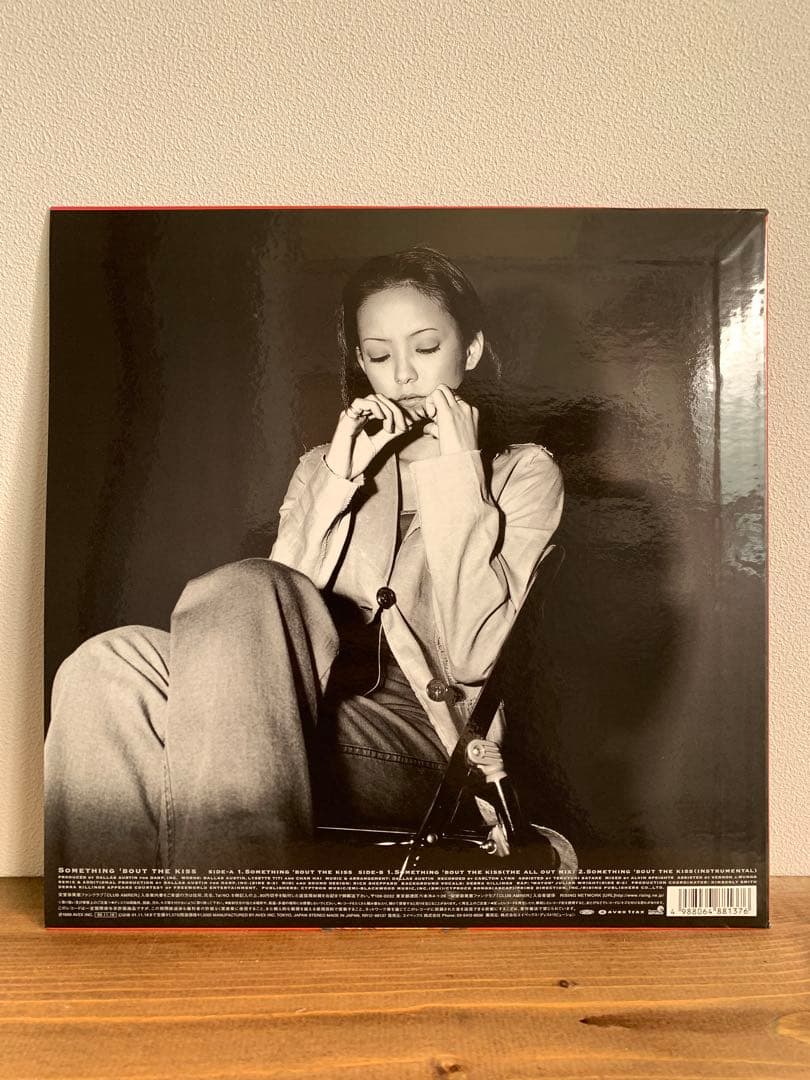 安室奈美恵 SOMETHING ' BOUT THE KISS