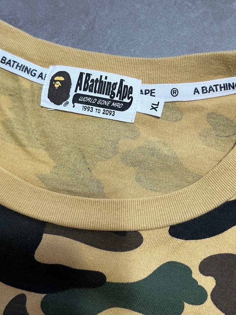 *A BATHING APE® フェイクレイヤードTシャツ