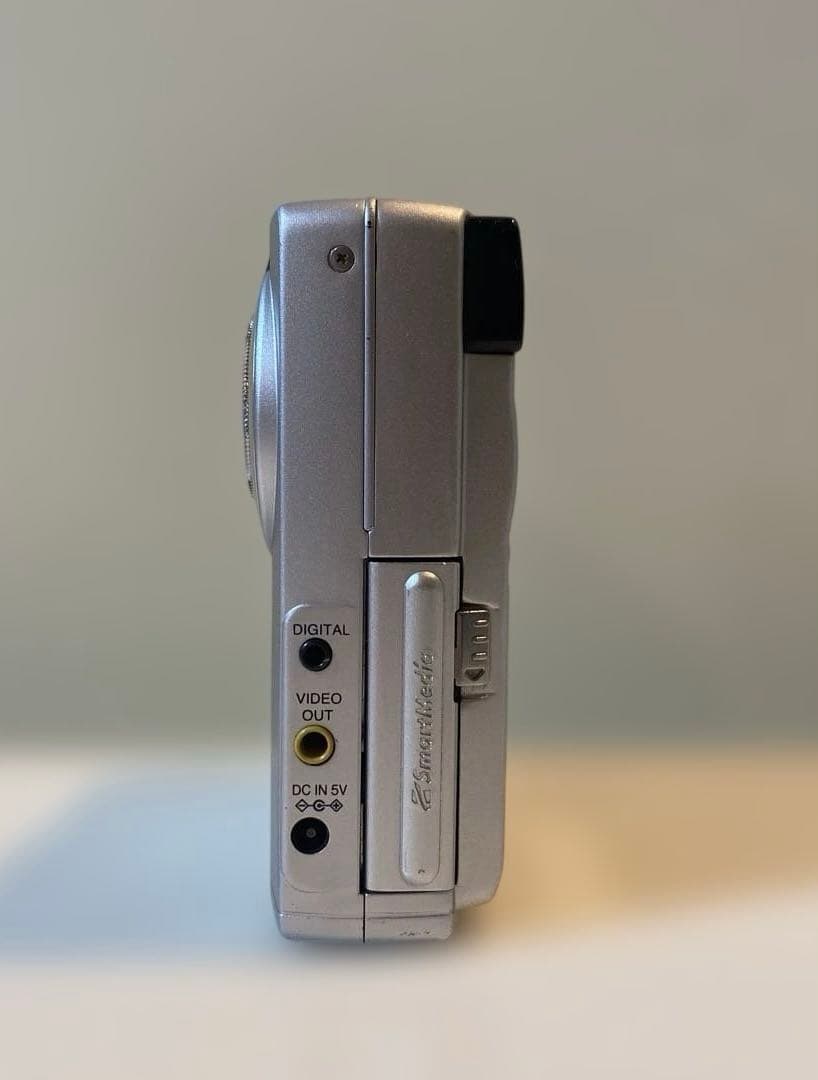 ★美品　FUJIFILM FinePix2700